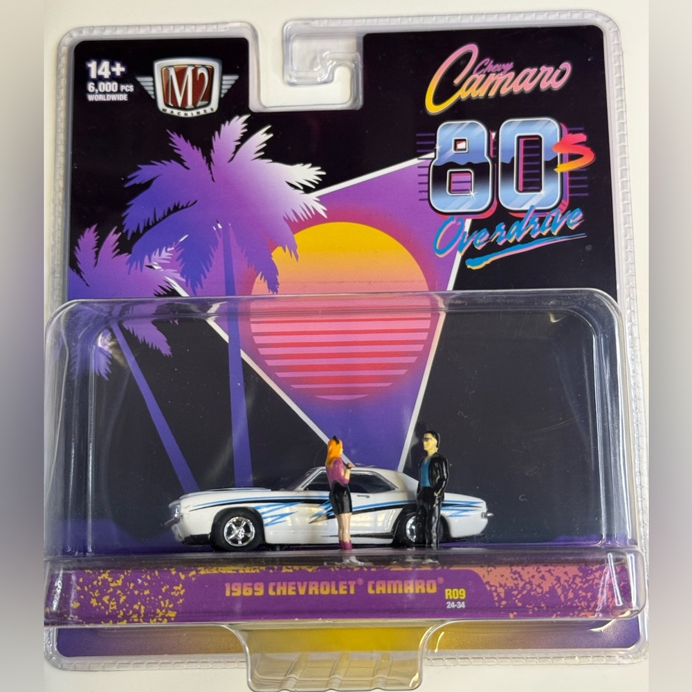 M2 Machines Diorama 1969 CHEVROLET CAMARO